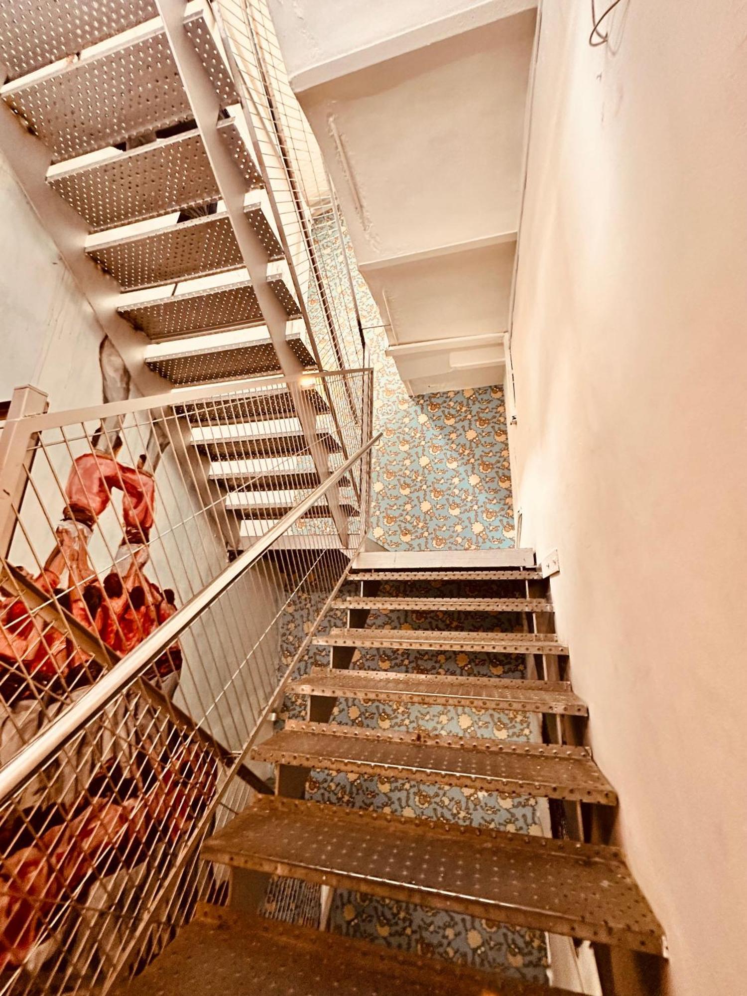 Mediterranean Hostel Барселона Екстер'єр фото