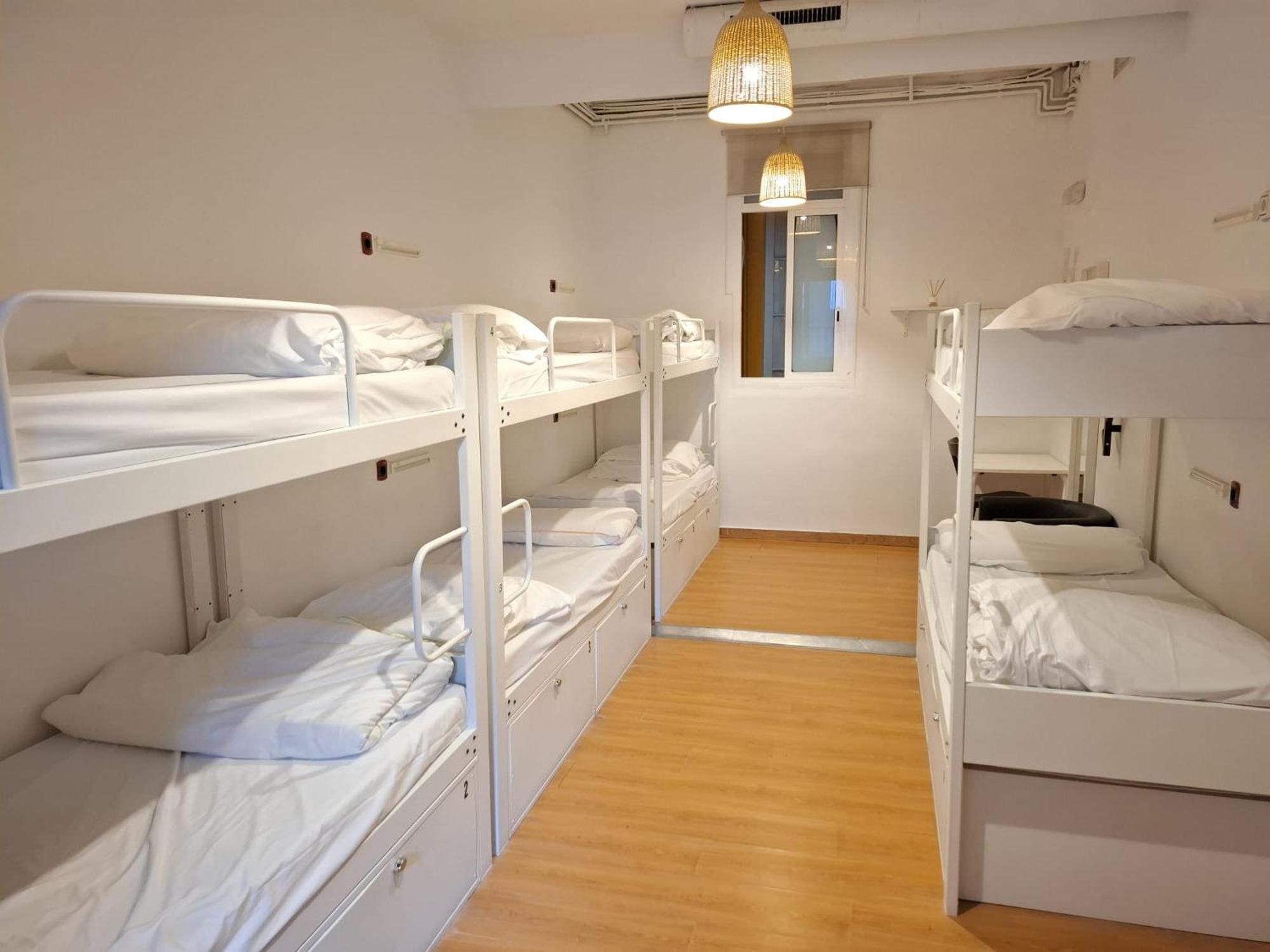 Mediterranean Hostel Барселона Екстер'єр фото