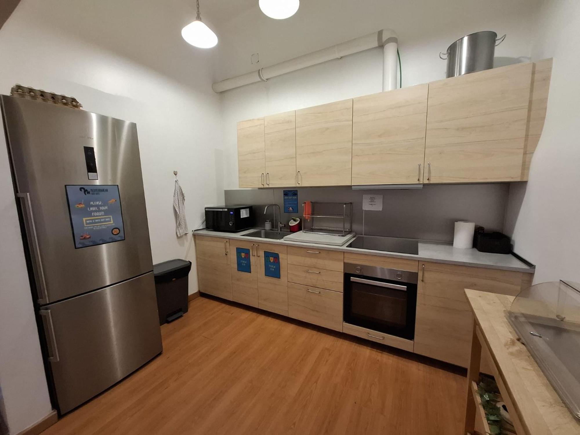 Mediterranean Hostel Барселона Екстер'єр фото