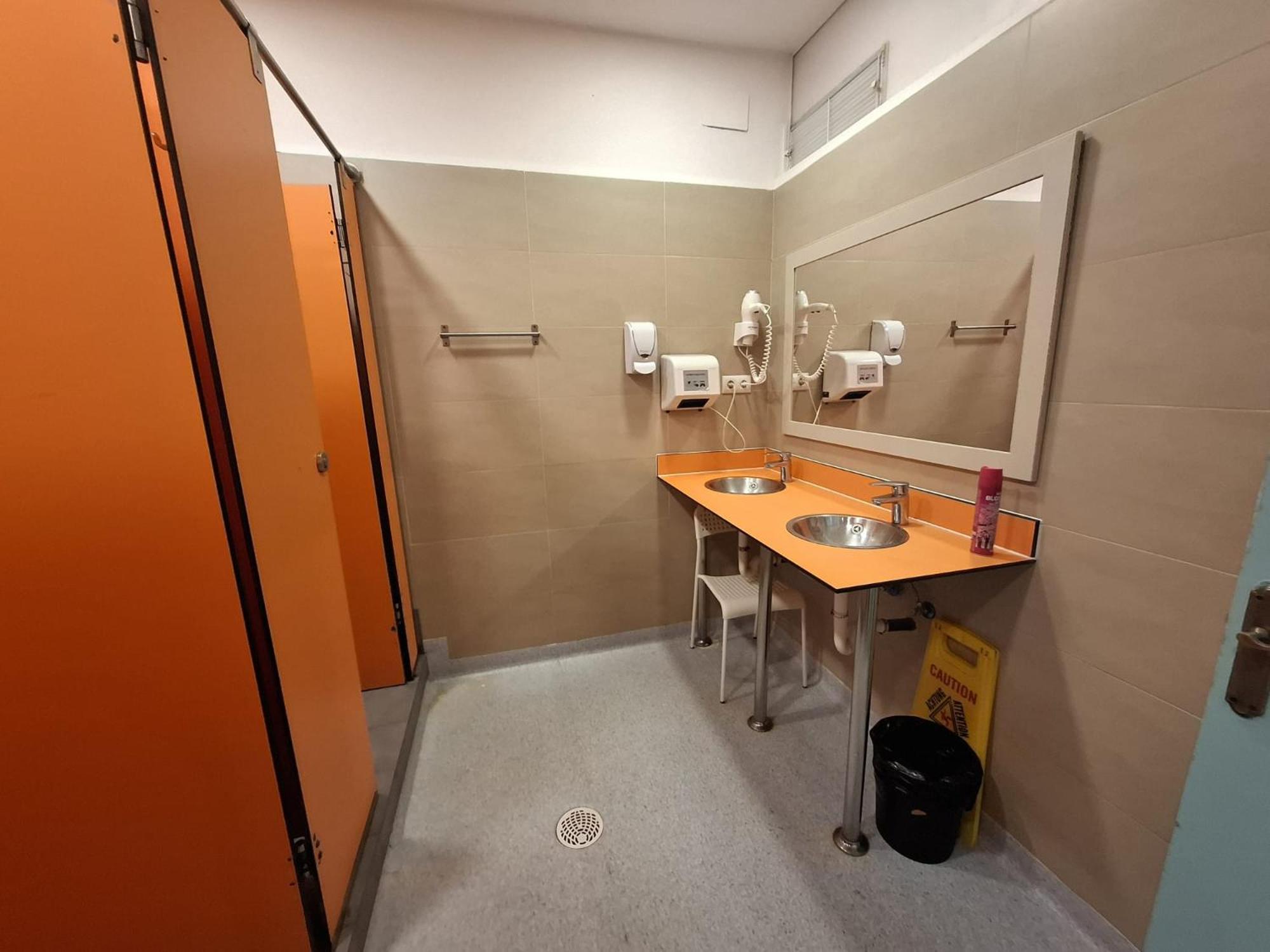 Mediterranean Hostel Барселона Екстер'єр фото
