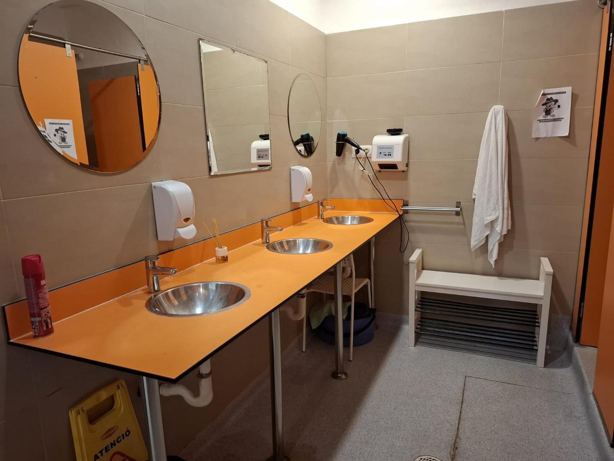 Mediterranean Hostel Барселона Екстер'єр фото